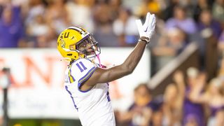 No. 19 LSU manhandles Army 62-0 (College Football)