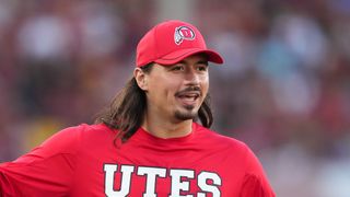 Utah QB Cam Rising exits Baylor game with hand injury (College Football)