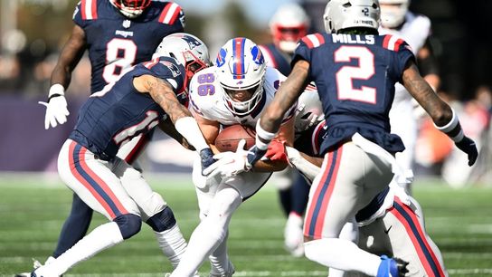 Bill Belichick notches 300th win, Patriots stun Bills (NFL)