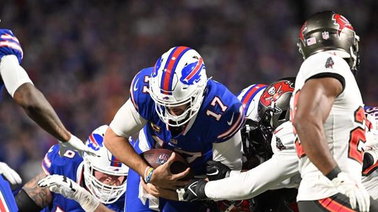 Josh Allen (3 TDs), Bills fend off Bucs (NFL)