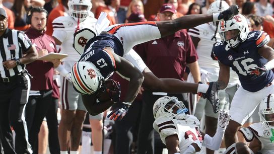 Payton Thorne (3 TDs), Auburn knock off Mississippi State (College Football)