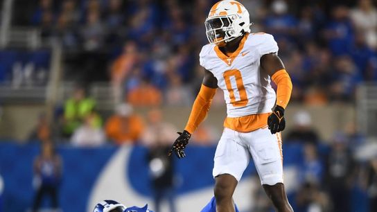 No. 21 Tennessee escapes with tight victory over Kentucky (College Football)