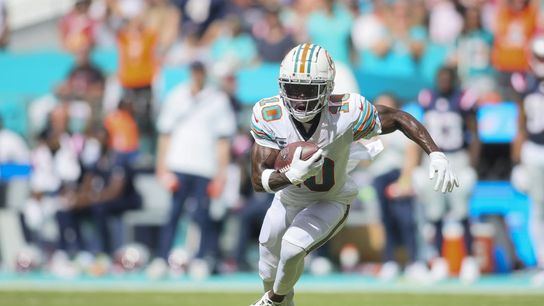 Dolphins WR Tyreek Hill hits 1K mark in 8 games (NFL)