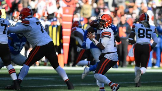 Browns, Cardinals meet with quarterback rooms in limbo (NFL)