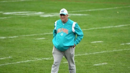 Going green: Eagles to hand defense to Vic Fangio (NFL)