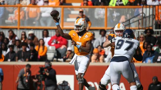 No. 17 Tennessee crushes UConn, 59-3 (College Football)