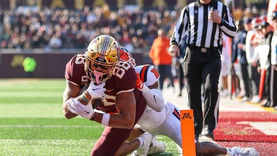 Backup QB rallies Illinois to 27-26 win over Minnesota (College Football)