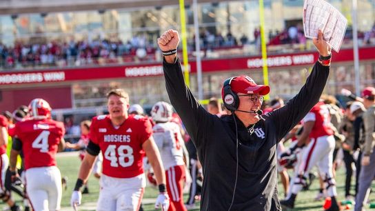 Illinois, Indiana scrap for gains in standings (College Football)