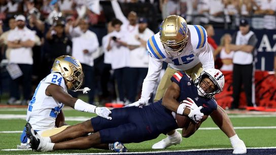 Top 25 roundup: Arizona tops 3rd straight ranked team (No. 19 UCLA) (College Football)