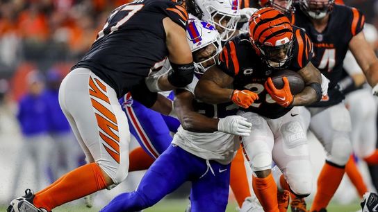 Joe Burrow, Bengals hold off Bills (NFL)