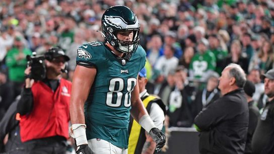 Eagles TE Dallas Goedert breaks forearm, needs surgery (NFL)