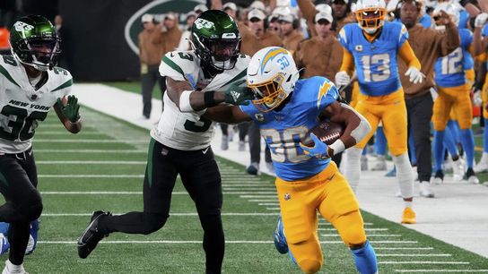 Derius Davis sets tone early as Chargers snuff Jets (NFL)