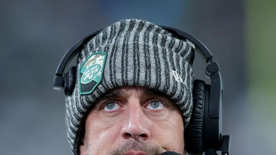 Jets QB Aaron Rodgers running on treadmill, encouraged by rehab (NFL)