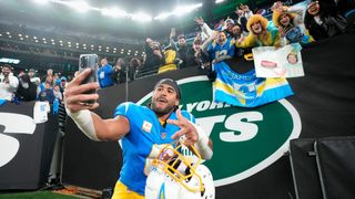Chargers release LB Eric Kendricks, save $6.5M (NFL)