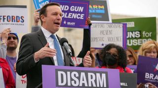 Sen. Murphy reintroduces college athlete unionization bill (College Football)