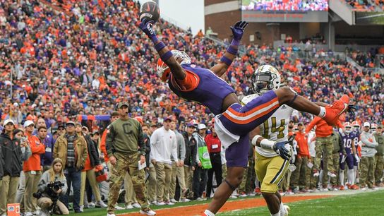Cade Klubnik leads Clemson to decisive win over Ga. Tech (College Football)