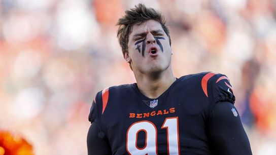 Report: Bengals DE Trey Hendrickson has hyperextended knee (NFL)