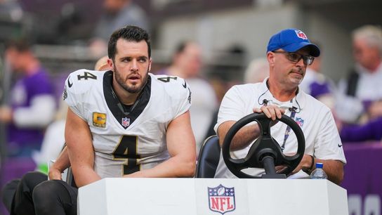 Saints QB Derek Carr (concussion, shoulder) exits vs. Vikings (NFL)