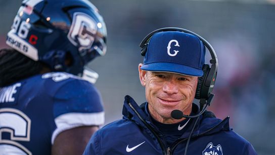 UConn builds 27-point lead, rolls over Florida Atlantic (College Football)