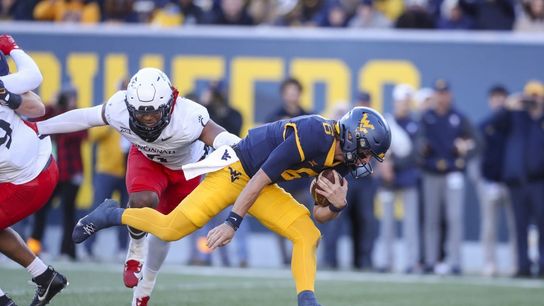 West Virginia rushes for 424 yards in rout of Cincinnati (College Football)