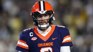 Syracuse QB out for bowl game after shoulder surgery (College Football)