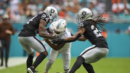 Dolphins use defense to finish off Raiders 20-13 (NFL)