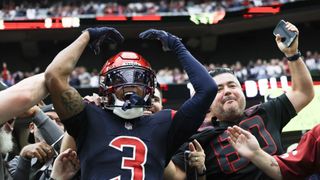 Recovered from injury and gunshot, Texans WR Tank Dell at OTAs (NFL)