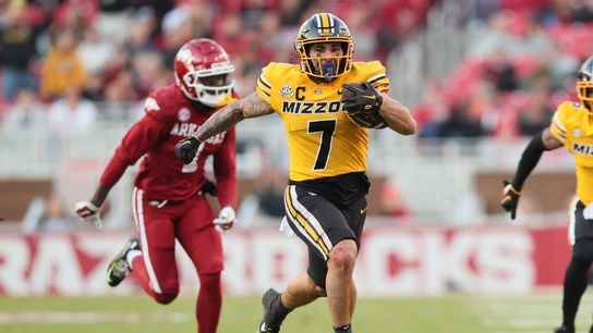 Cody Schrader rips Arkansas as No. 9 Missouri hits 10 wins (College Football)