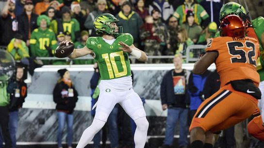 No. 6 Oregon crushes No. 16 Oregon St. for spot in Pac-12 title game (College Football)