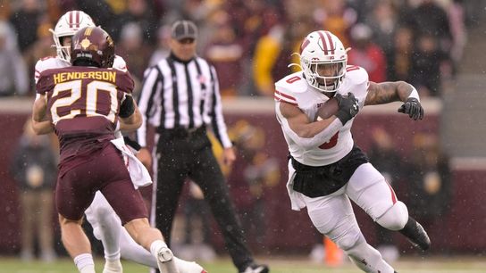 Braelon Allen sparks Wisconsin in win over Minnesota (College Football)