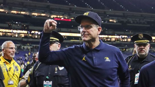 Michigan, Texas open as CFP favorites (College Football)