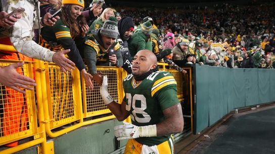 Packers RB AJ Dillon could play with broken thumb (NFL)
