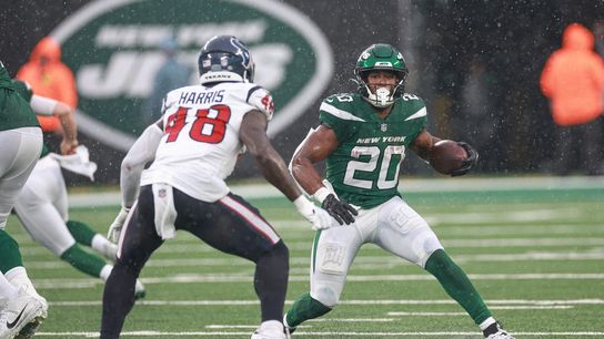 Zach Wilson helps Jets snap losing skid with decisive win over Texans (NFL)