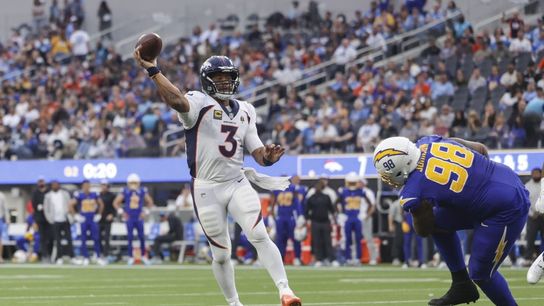 Broncos cruise to victory while Chargers lose Justin Herbert (NFL)