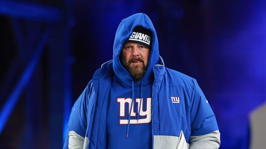 Giants coach mum on starting quarterback vs. Rams (NFL)