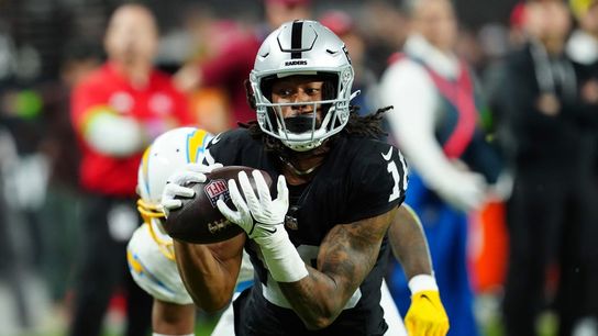 Raiders score team-record 63 points in blowout of Chargers (NFL)