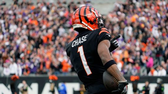 Report: Bengals' Ja'Marr Chase (shoulder) likely to miss game (NFL)