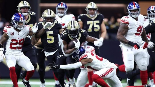 Derek Carr spreads wealth as Saints roll past Giants (NFL)