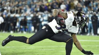 Reports: Chargers add RB Gus Edwards on 2-year deal (NFL)