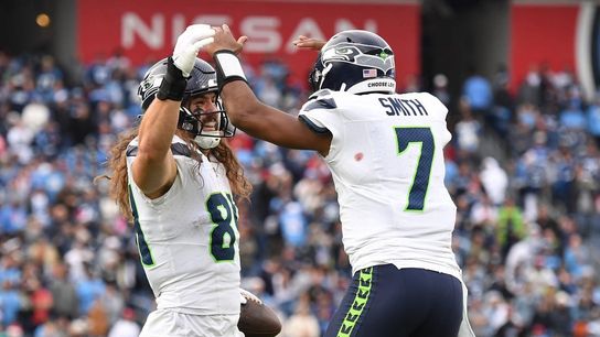 Seahawks slip past Titans 20-17, bolster playoff chances (NFL)