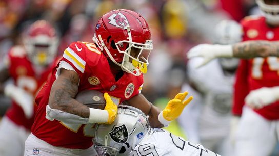 Chief RB Isiah Pacheco exits with concussion (NFL)