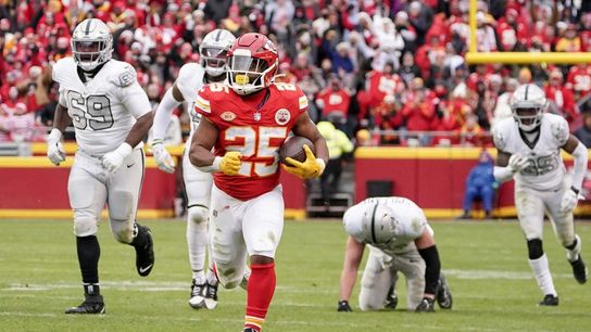 Reports: Chiefs, RB Clyde Edwards-Helaire agree to 1-year deal (NFL)