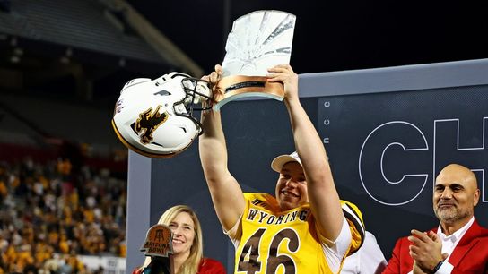 John Hoyland's FG lifts Wyoming over Toledo in Arizona Bowl (College Football)
