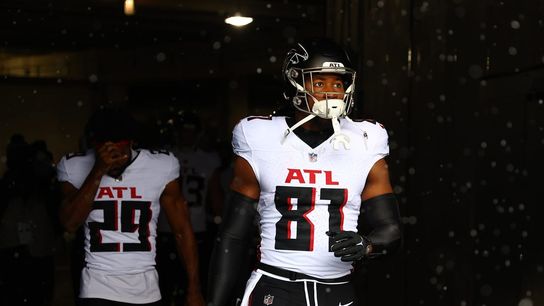 Falcons release TE Jonnu Smith (NFL)