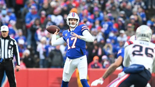 Bills QB Josh Allen (shoulder) exits game vs. Patriots (NFL)