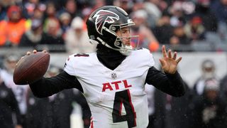 Taylor Heinicke hurting, Falcons cling to fragile playoff hopes (NFL)
