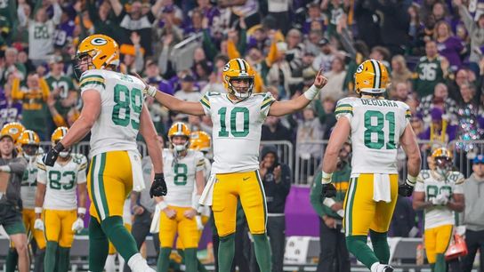 Jordan Love, Packers beat Vikings, close in on playoff berth (NFL)