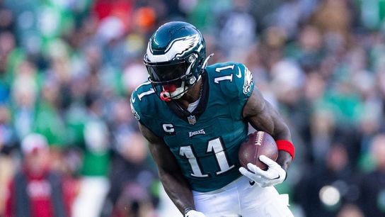 Reports: Eagles WR A.J. Brown lands 3-year, $96M extension (NFL)