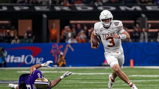 Texas QB Quinn Ewers returning in 2024 (College Football)
