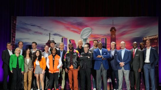 Boomer Esiason, Phil Simms sacked at 'NFL Today' (NFL)